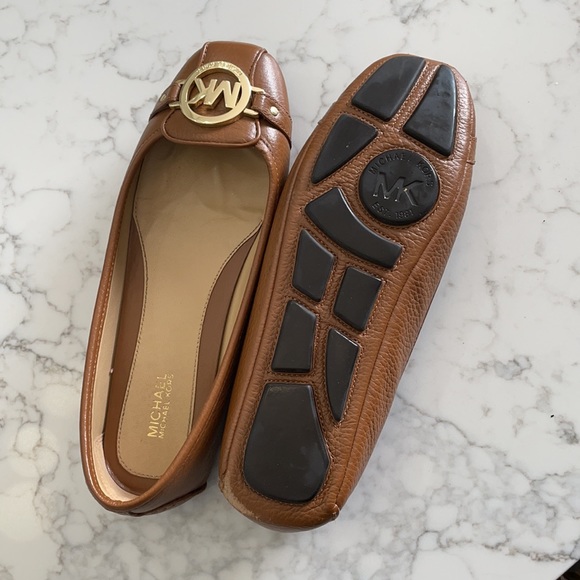 Michael Kors, worn a couple of times. Size 7, selling because I don’t use them. - Picture 2 of 5